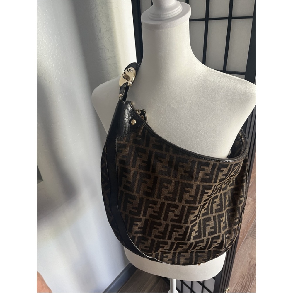 Vintage Fendi Zucca print hobo.